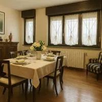 La casa di Grazia appartamento vicino Linate, Tangenziali, Ospedali Monzino e San Donato, Unipol Dome, polofieristico di Novegro, parcheggio sotto casa, ideale per fiere, eventi e concerti, hotel v destinácii Peschiera Borromeo
