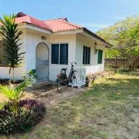 Savita House Diani, hotelli kohteessa Magutu