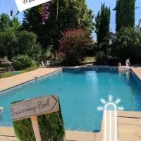 Gîte cocooning climatisé avec piscine et animaux, hotel v destinácii Bougé-Chambalud