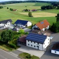 Gasthof - Pension SPARRER-WIRT, готель у місті Theisseil
