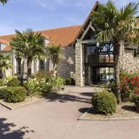 Hotel Les Suites - Domaine de Crécy: Crecy la Chapelle şehrinde bir otel
