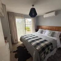 Casa Las Moreras, 4 dormitorios, AACC, TV Netflix, WIFI, estacionamiento, khách sạn ở Los Ángeles