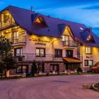 Willa Bursztynowa, hotel en Rewa