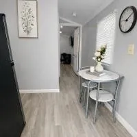 Beautiful independent suite, hotelli kohteessa Brandon