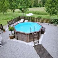 Charming Gite with pool - peaceful coumtryside in Charente, hotel em Exideuil
