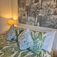 The Chalet at Vimy House، فندق في كليفدين