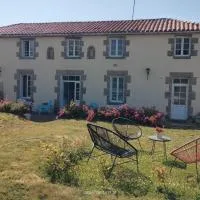 Au pré du puy, hótel í Chambretaud