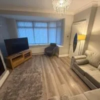 2 Bed house - Brighouse close to McDonalds and B&M, hotel a Brighouse