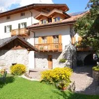 Residence Ca' Delle Margherite, hotell i Pellizzano