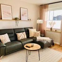 CozyHome mit Smart-TV, voll ausgestatteter Küche, Zentrums- und Bahnhofsnah, kontaktloser Check-in möglich, hotel u gradu 'Bückeburg'