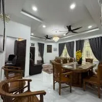 Medina Homestay Jelawat Spacious 3 Bedrooms, отель в городе Бачок