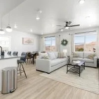 Resort Condo with Lazy River, Zion & Sand Hollow, hotel en Hurricane