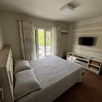 Casa com churrasqueira e ar para até 8 pessoas, hotel di Guabiruba