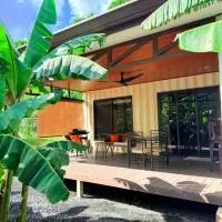 M&M Container Home, hotel a Sardinal