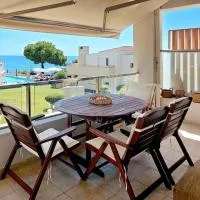 Aqua Mare Luxury - Porto Molo، فندق في Paralía Avdhíron