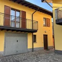 Casa vacanze Orchidea، فندق في Treviolo