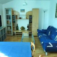 Appartement avec jardin et parking privatif clos, отель в городе Мез