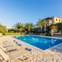 Aloni House - Spacious secluded villa with pool, up to 10 guests, hotel en Kournás