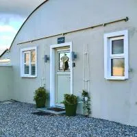 The Piggery Tipperary - Snore By The Nore, hotell i Clonakenny