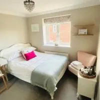 Cosy room near Poole, Dorset, отель в Пуле