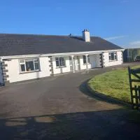 Fiona's Country Accommodation, hotel a Murphyʼs Bridge