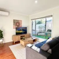 3BR Newly Furnished Spacious Unit in a Duplex at Coomera - Holiday Home, hotel in Gold Coast