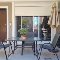 Holiday and Business Home: Áyios Vasílios şehrinde bir otel