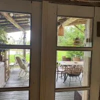 Vienkiemio oazė- Šermukšnėlis – hotel w mieście Birże