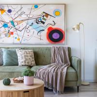 Mori 1-BR Apartment by Makenzy Beach, hotel cerca de Aeropuerto internacional de Larnaca, L&aacute;rnaca