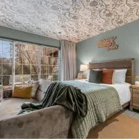 Ozark Oasis - Walk-in Studio w Patio, Pets OK!, hotel em Branson