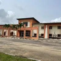 Axari Hotel & Suites, hotelli kohteessa Calabar