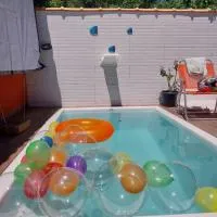 Casa de Praia no Condomínio Florestinha com 02 quartos, hotel en Tamoios