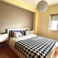 Lisbon private Room in Shared Apartment، فندق في أوديفلاس