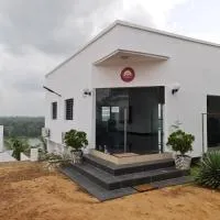 ADM HOTEL Grand-Lahou: Grand-Lahou şehrinde bir otel