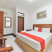 RedDoorz Plus at Buah Batu, hotel a Bandung