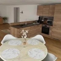 Moderne, nachhaltige Ferienwohnung in Ostrach, hotelli kohteessa Ostrach