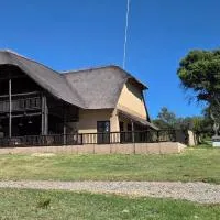 Vaalkrans Game Lodge، فندق في Heilbron