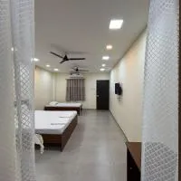 Aathidya Lodge, hotel i Ādoni