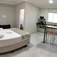 Kitnet Moderna com Ar, Garagem e Wi-Fi Rápido, hotell i Votorantim