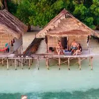 Coco Huts Guest House, ξενοδοχείο σε Waisai