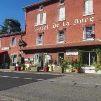 Logis Hôtel Restaurant de la Dore، فندق في Vertolaye