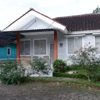 Diyar Villas Puncak F4/8, hótel í Puncak