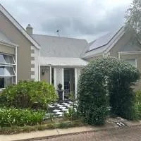 Lalla's Cottage, hotel v destinaci Fourways