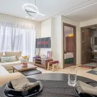 New Central Apartment in Oasis - Parking and Wifi, hotel en LʼOasis