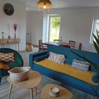 Le gîte d'Elisa, Hotel in Roullours