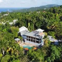 LF Jungle Retreat، فندق في بورت أنطونيو