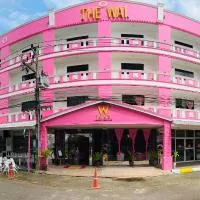 The Wai Hotel, hotel in Ban Khlong Phruan