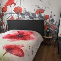 LE NID DES PLANCHETTES - Suite Chambres d'Hôtes، فندق في Germéfontaine