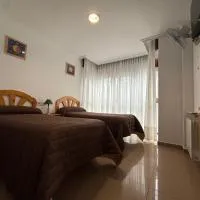 Pensión Bahía de Santoña, מלון בסנטוניה