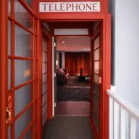 Red Velvet Romantic Suite Private Hot Tub Luxury, hotel a South Benfleet